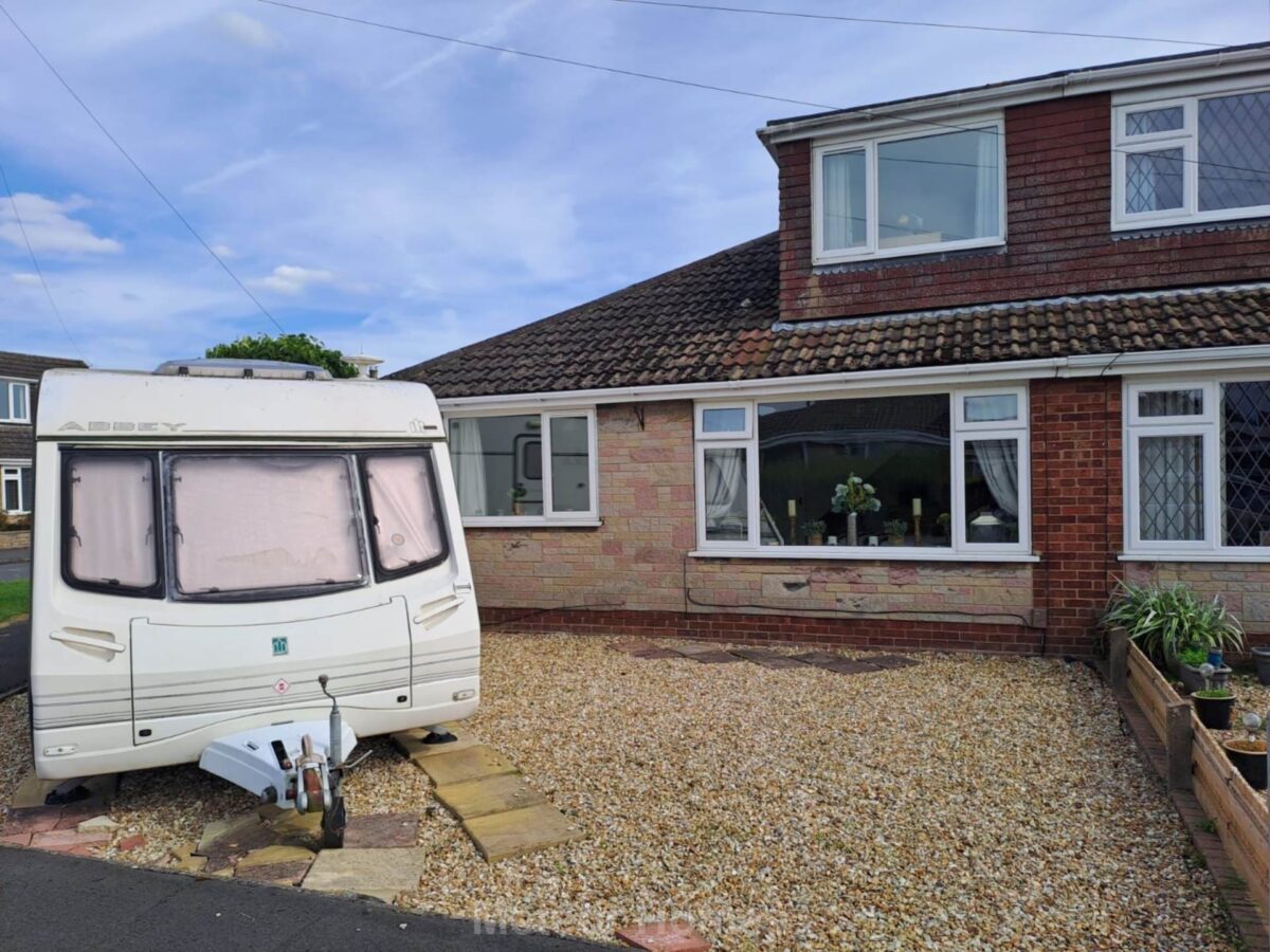 Ashby Close, Holton Le Clay