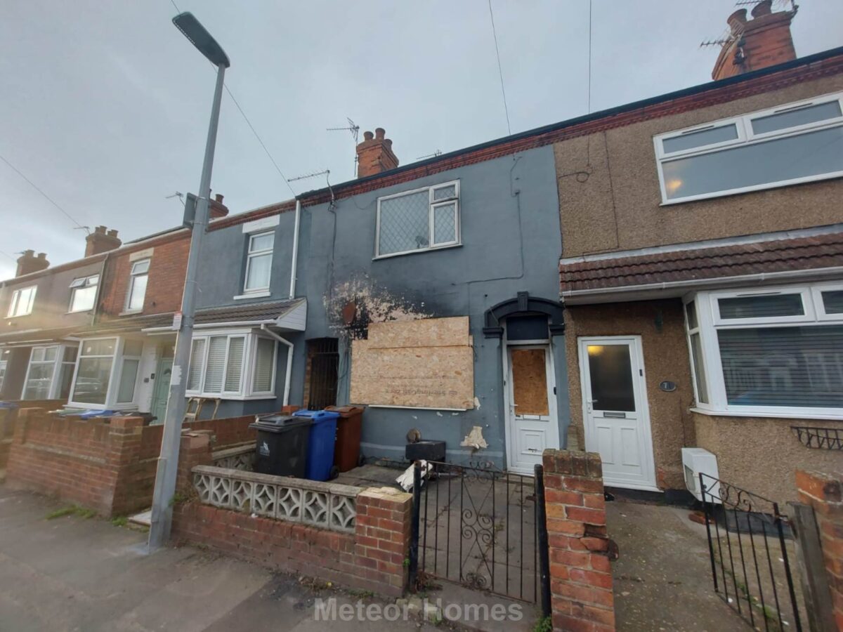 Neville Street, Cleethorpes - TWO FLATS*