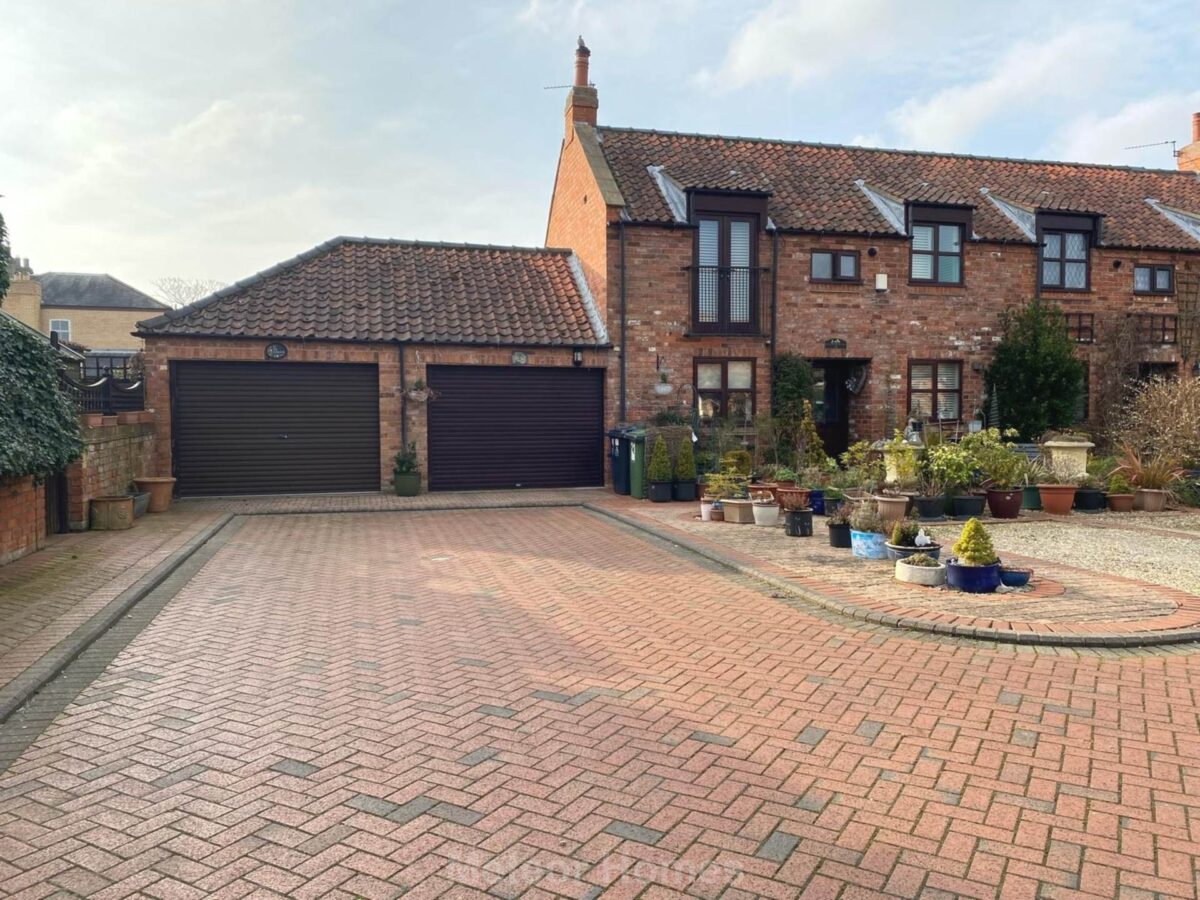 Whitehall Country Cottages, Cleethorpes