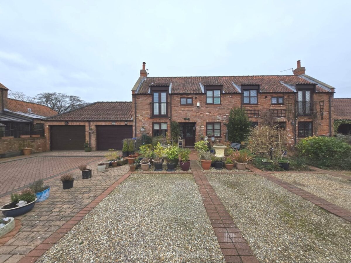 Whitehall Country Cottages, Cleethorpes