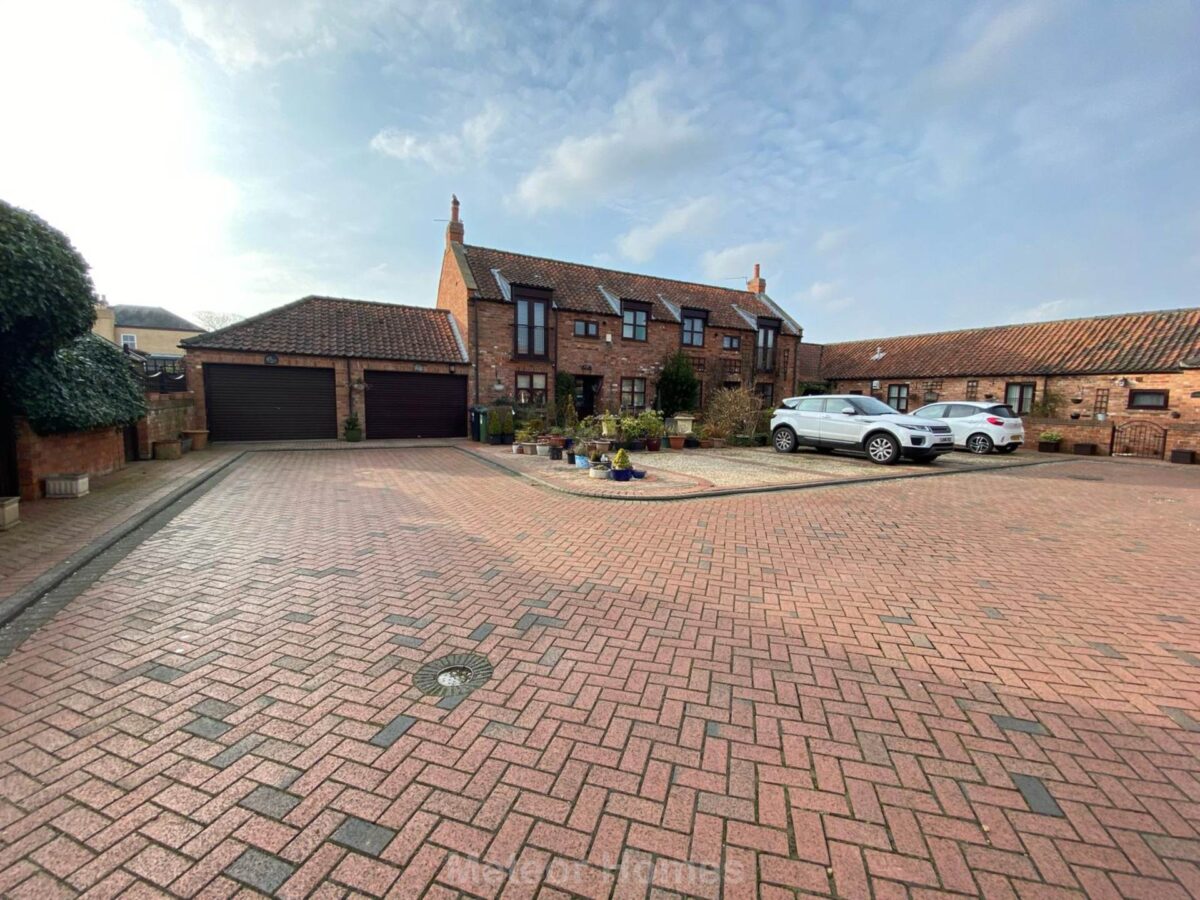 Whitehall Country Cottages, Cleethorpes